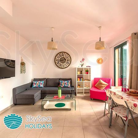 Skysea Holidays City Center Suites Малага Экстерьер фото