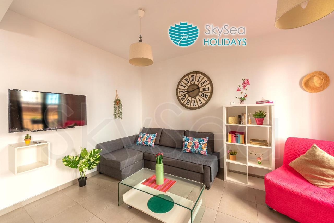 Skysea Holidays City Center Suites Малага Экстерьер фото