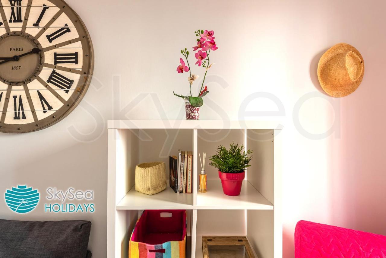 Skysea Holidays City Center Suites Малага Экстерьер фото