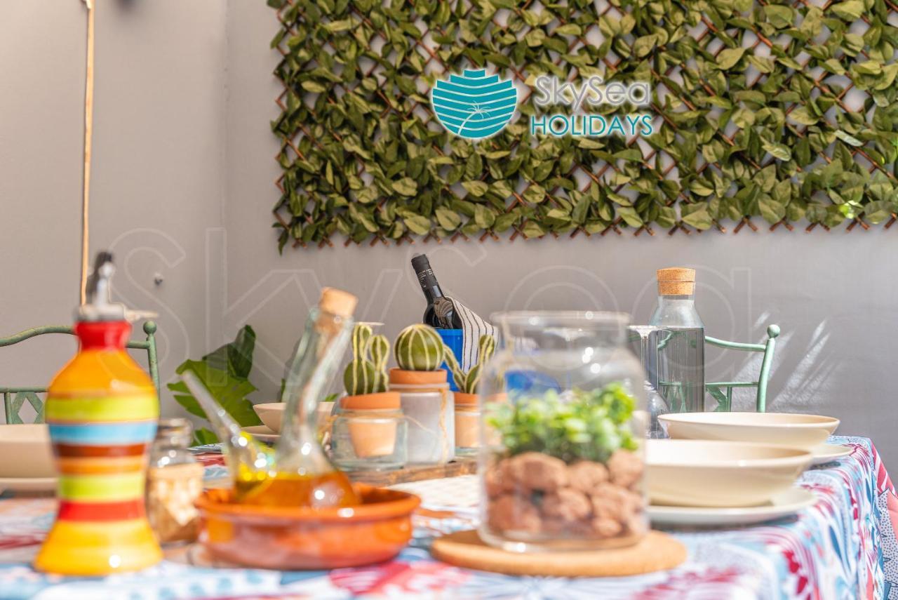 Skysea Holidays City Center Suites Малага Экстерьер фото