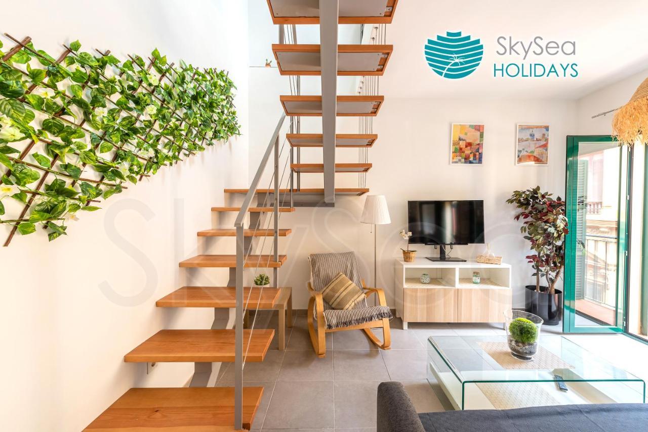 Skysea Holidays City Center Suites Малага Экстерьер фото