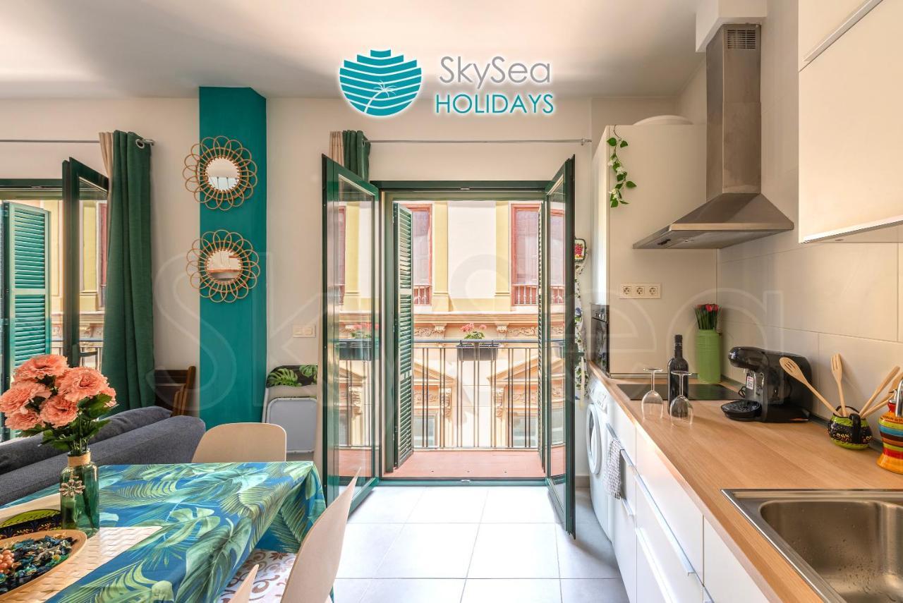 Skysea Holidays City Center Suites Малага Экстерьер фото