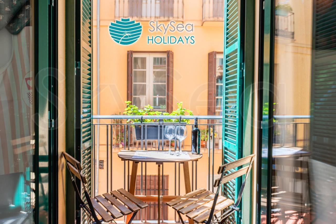 Skysea Holidays City Center Suites Малага Экстерьер фото