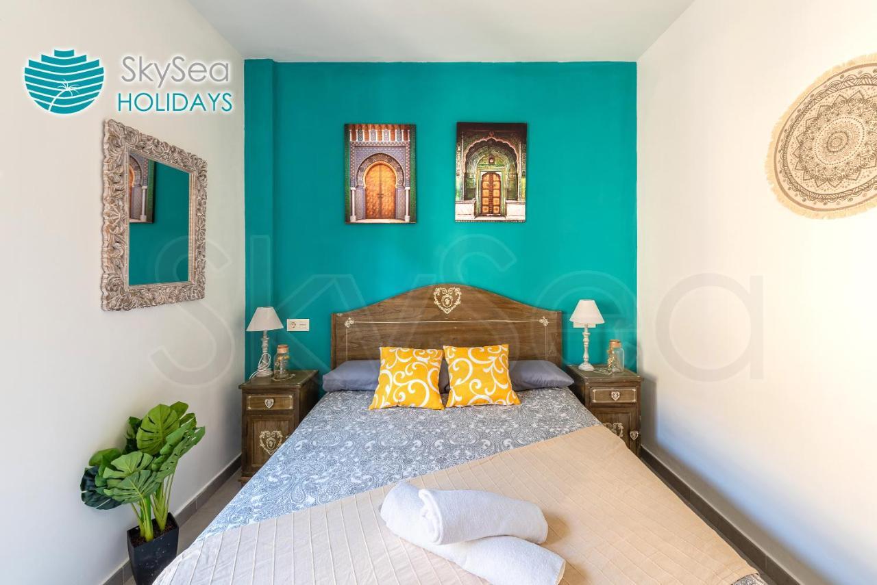 Skysea Holidays City Center Suites Малага Экстерьер фото