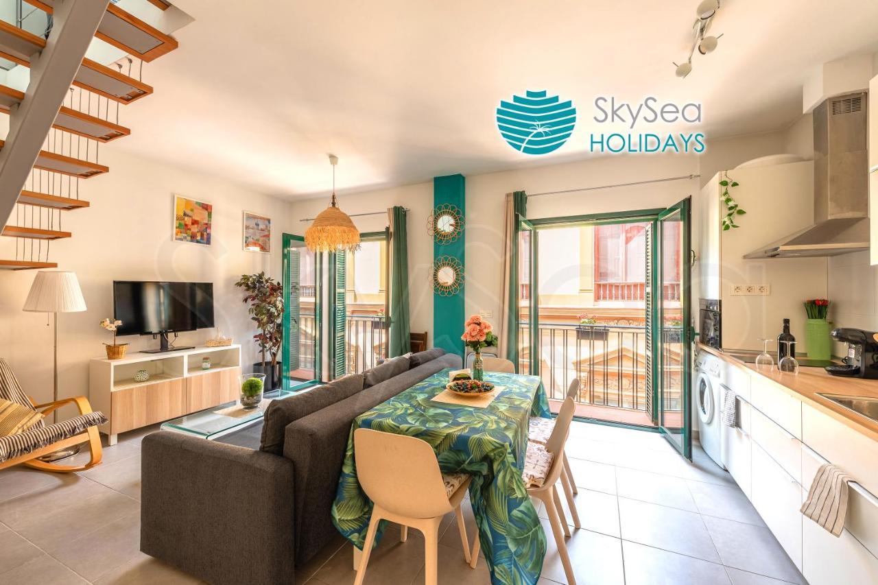 Skysea Holidays City Center Suites Малага Экстерьер фото
