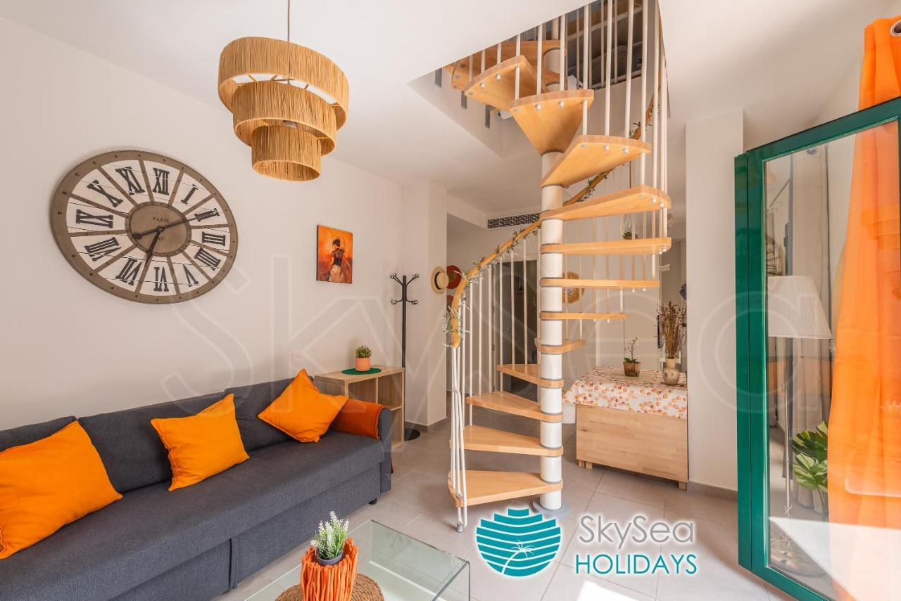 Skysea Holidays City Center Suites Малага Экстерьер фото