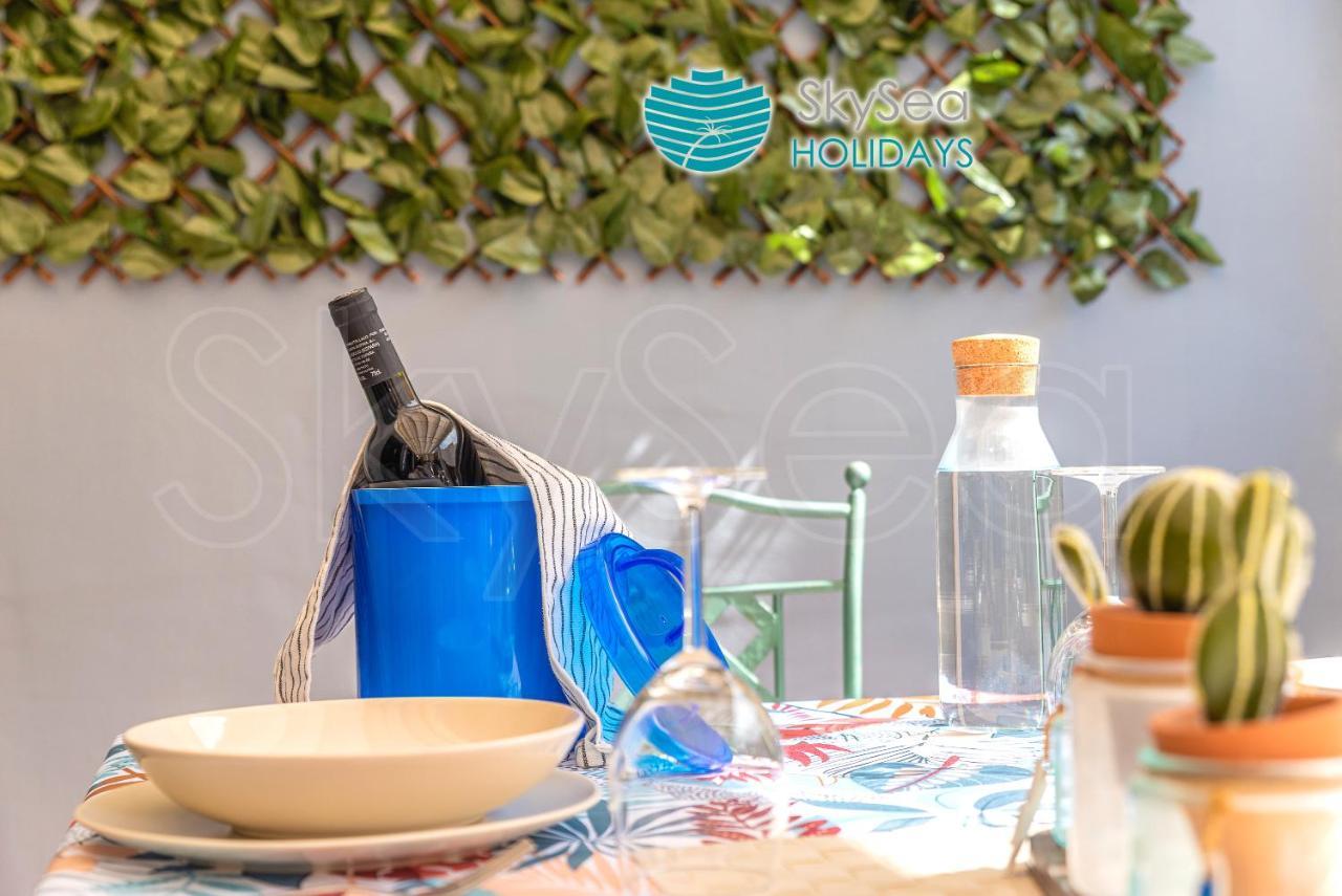 Skysea Holidays City Center Suites Малага Экстерьер фото