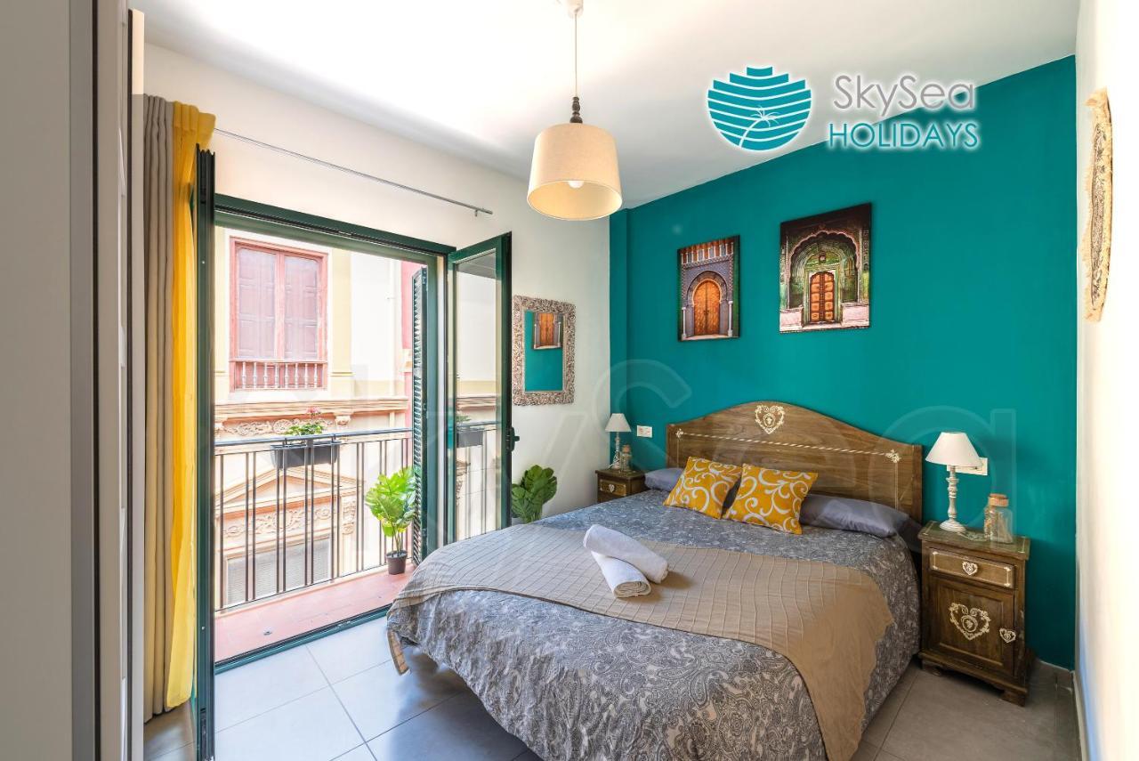 Skysea Holidays City Center Suites Малага Экстерьер фото