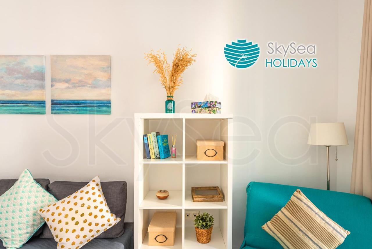 Skysea Holidays City Center Suites Малага Экстерьер фото