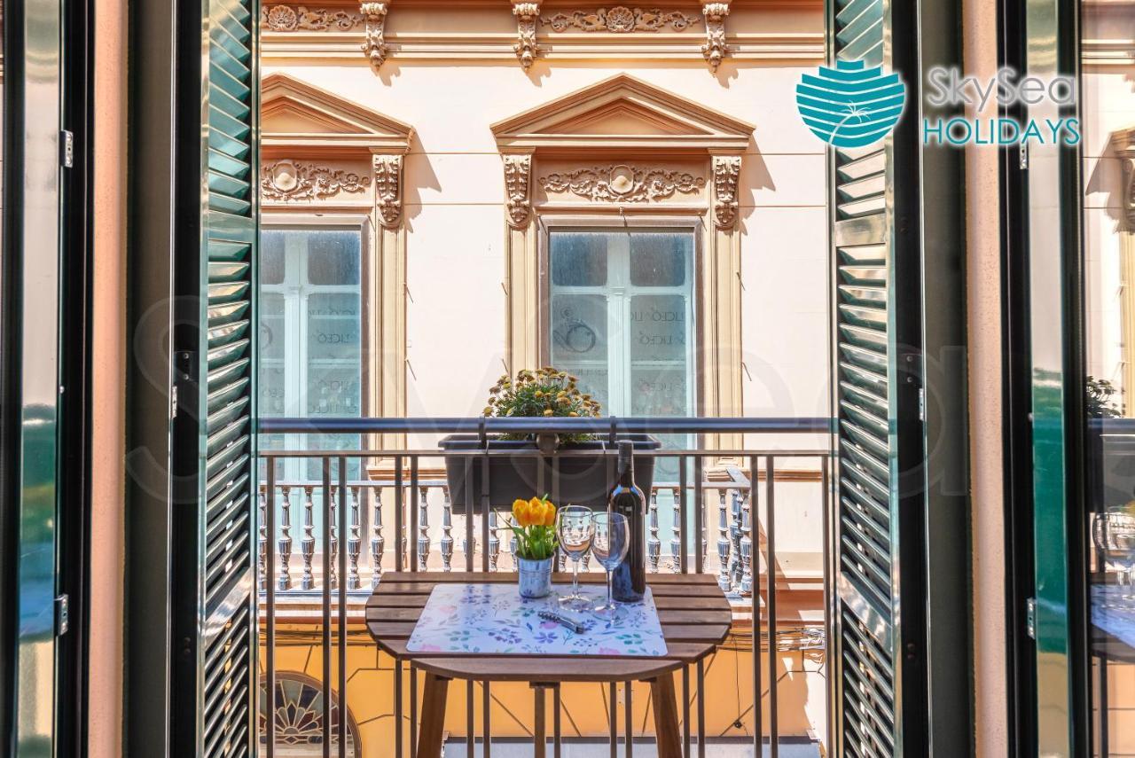 Skysea Holidays City Center Suites Малага Экстерьер фото