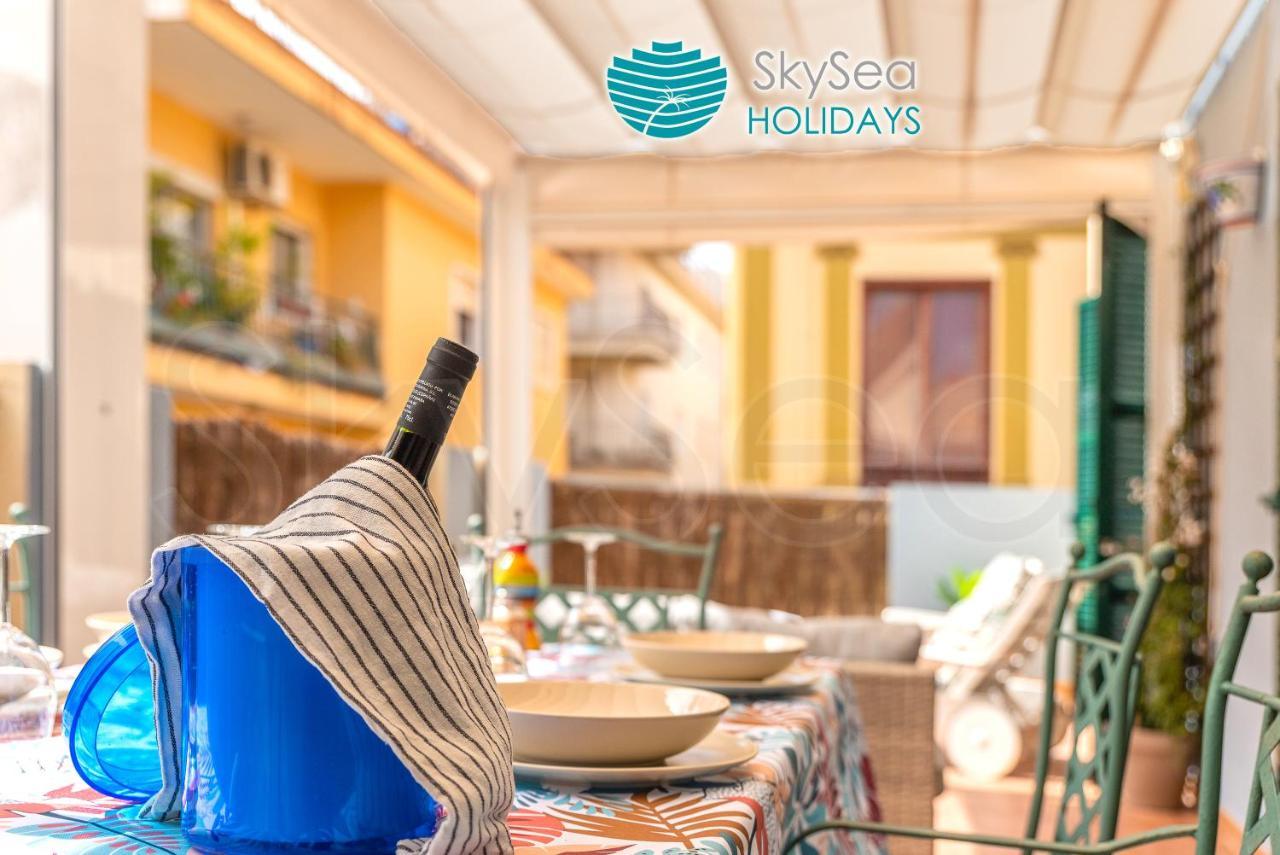 Skysea Holidays City Center Suites Малага Экстерьер фото
