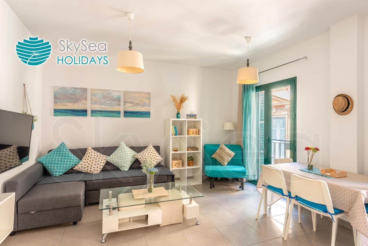 Skysea Holidays City Center Suites Малага Экстерьер фото