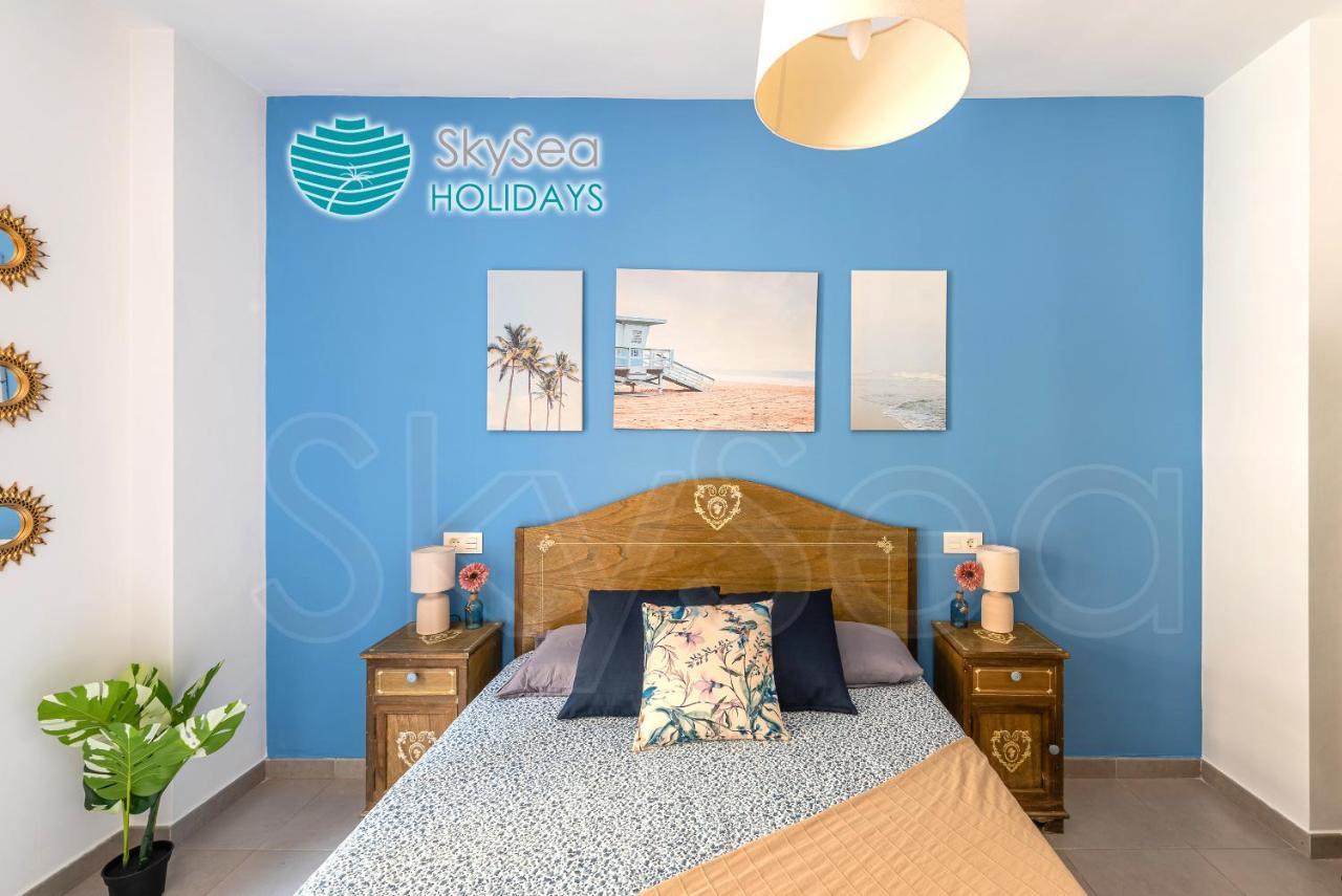 Skysea Holidays City Center Suites Малага Экстерьер фото